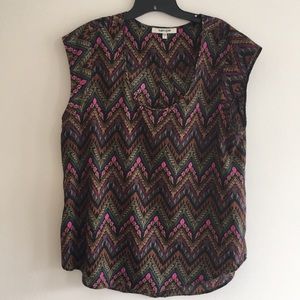 Daniel Rainn Women’s Patterned Sleeveless Blouse